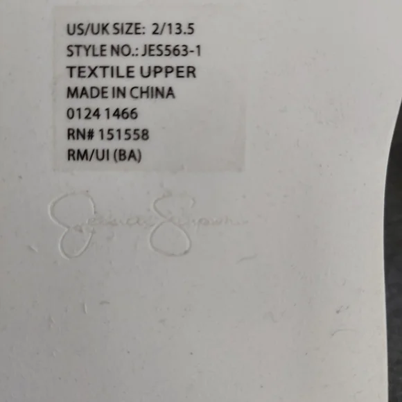 Jessica Simpson Metallic Silver Puffy Triple Strap Platform Slides - NWOB Size 2 - Picture 5 of 5